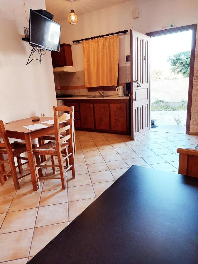 Stella Apartments Marathókampos エクステリア 写真